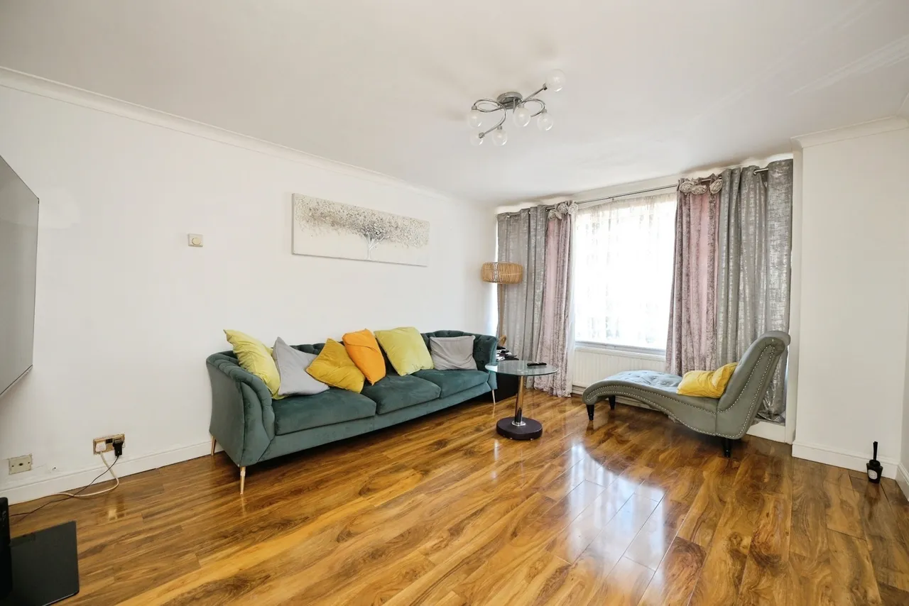 Hillrise Road, Collier Row, Romford, Havering, RM5, photo 4