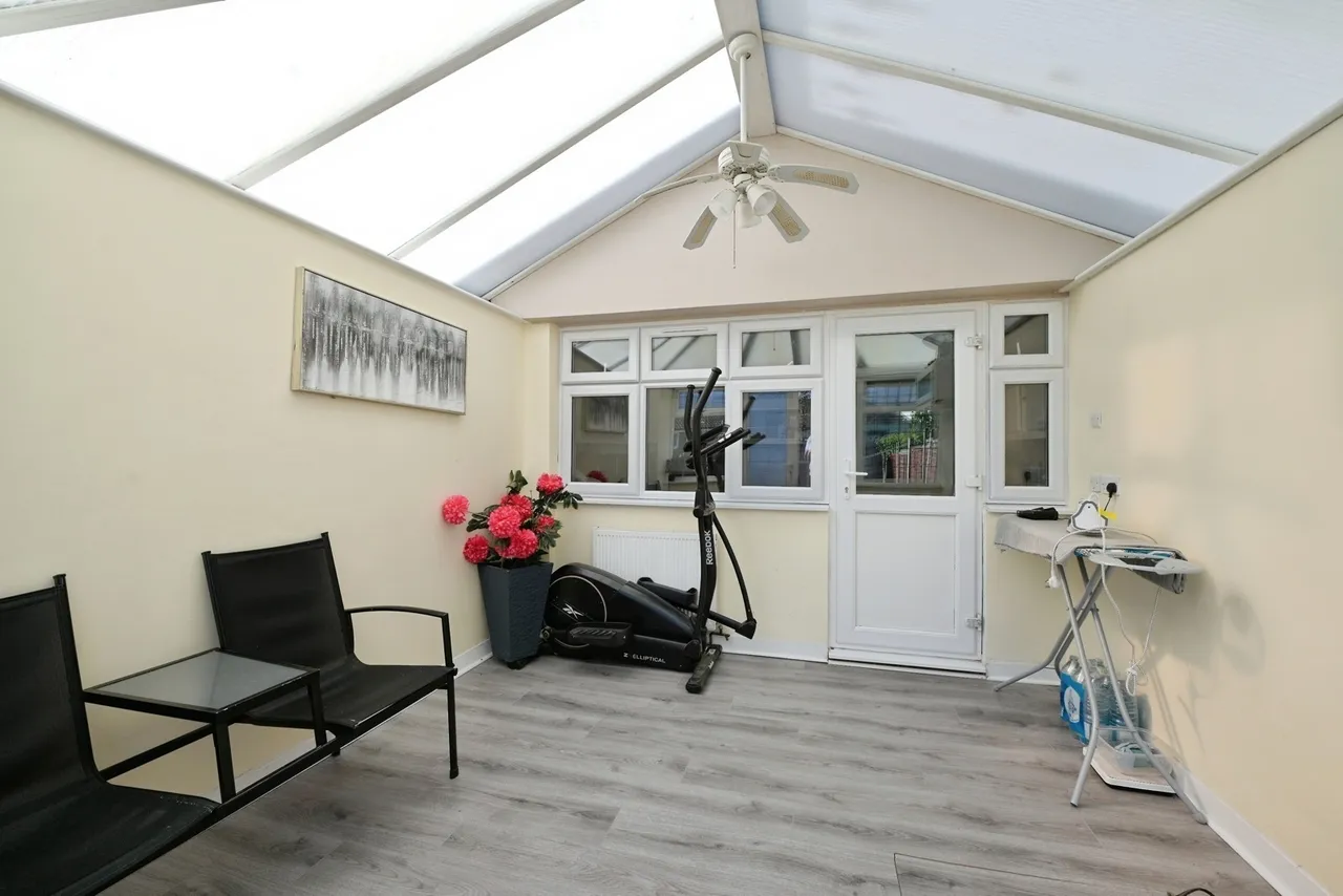 Hillrise Road, Collier Row, Romford, Havering, RM5, photo 9