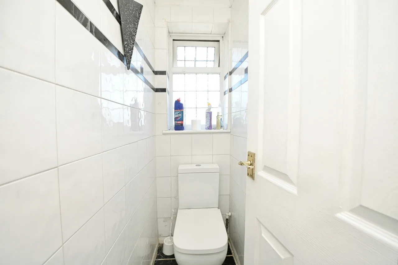 Hillrise Road, Collier Row, Romford, Havering, RM5, photo 18