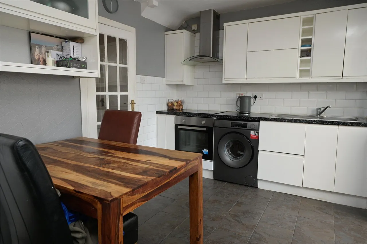 Hillrise Road, Collier Row, Romford, Havering, RM5, photo 7