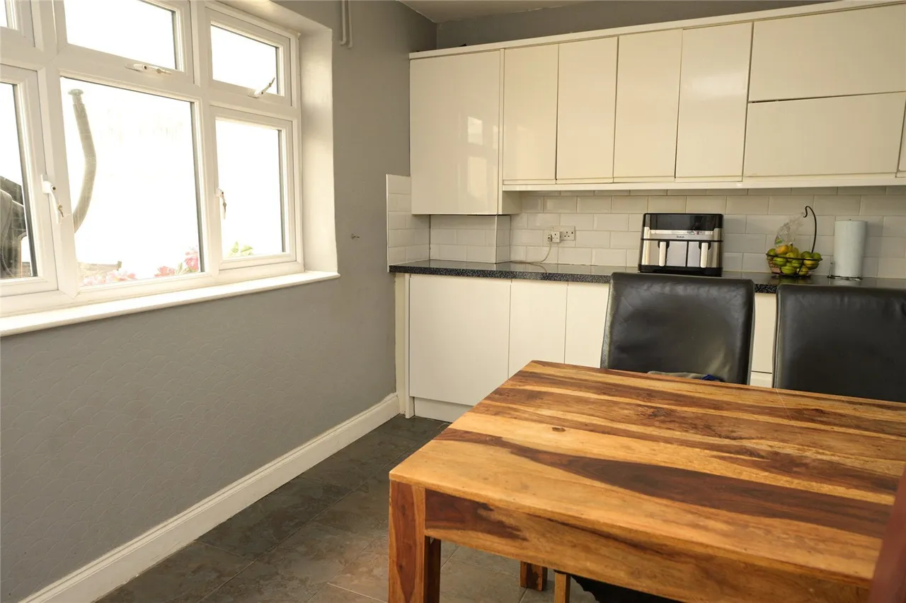 Hillrise Road, Collier Row, Romford, Havering, RM5, photo 5