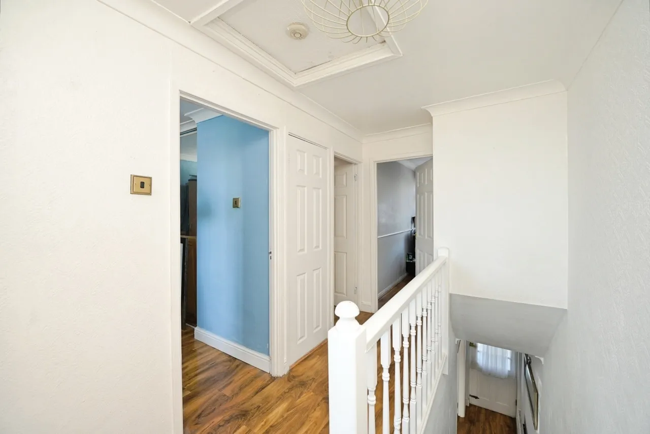 Hillrise Road, Collier Row, Romford, Havering, RM5, photo 12