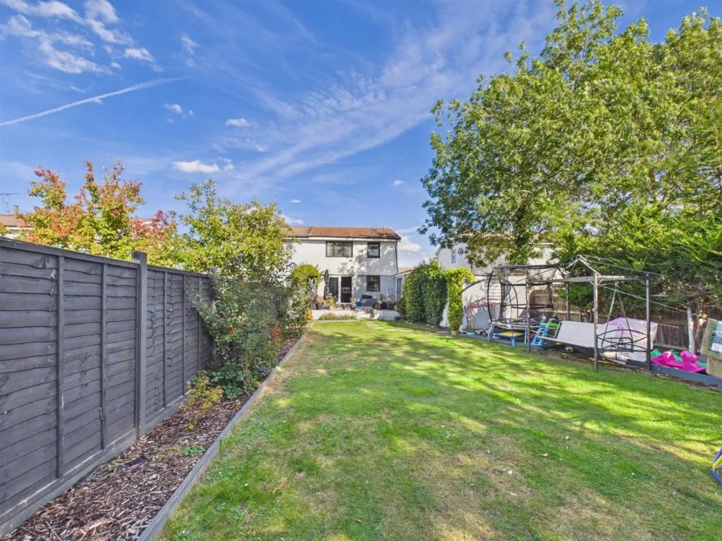 Russell Avenue, Southcourt, photo 15