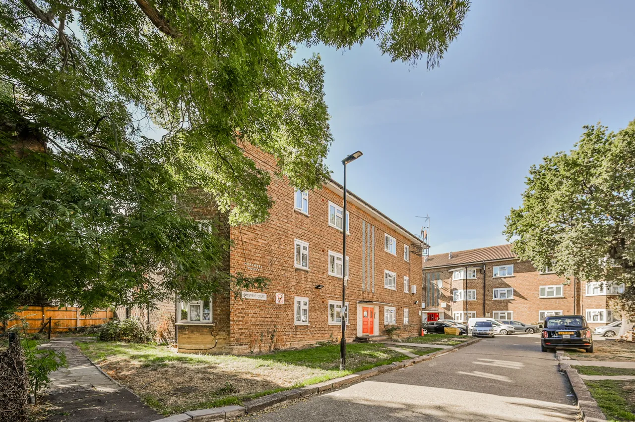 3 bed flat for sale, London, N22