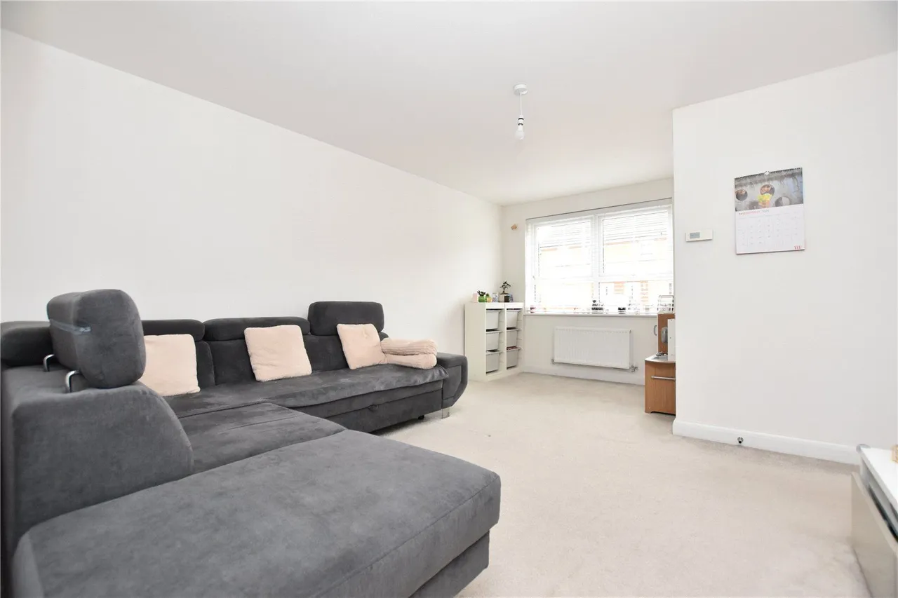 St. Michaels Drive, East Ardsley, WF3, photo 2