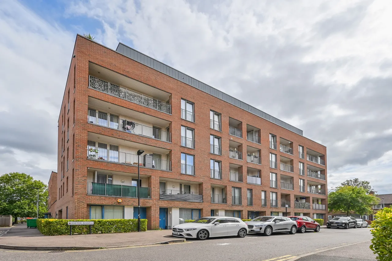 2 bed flat for sale, London, E16