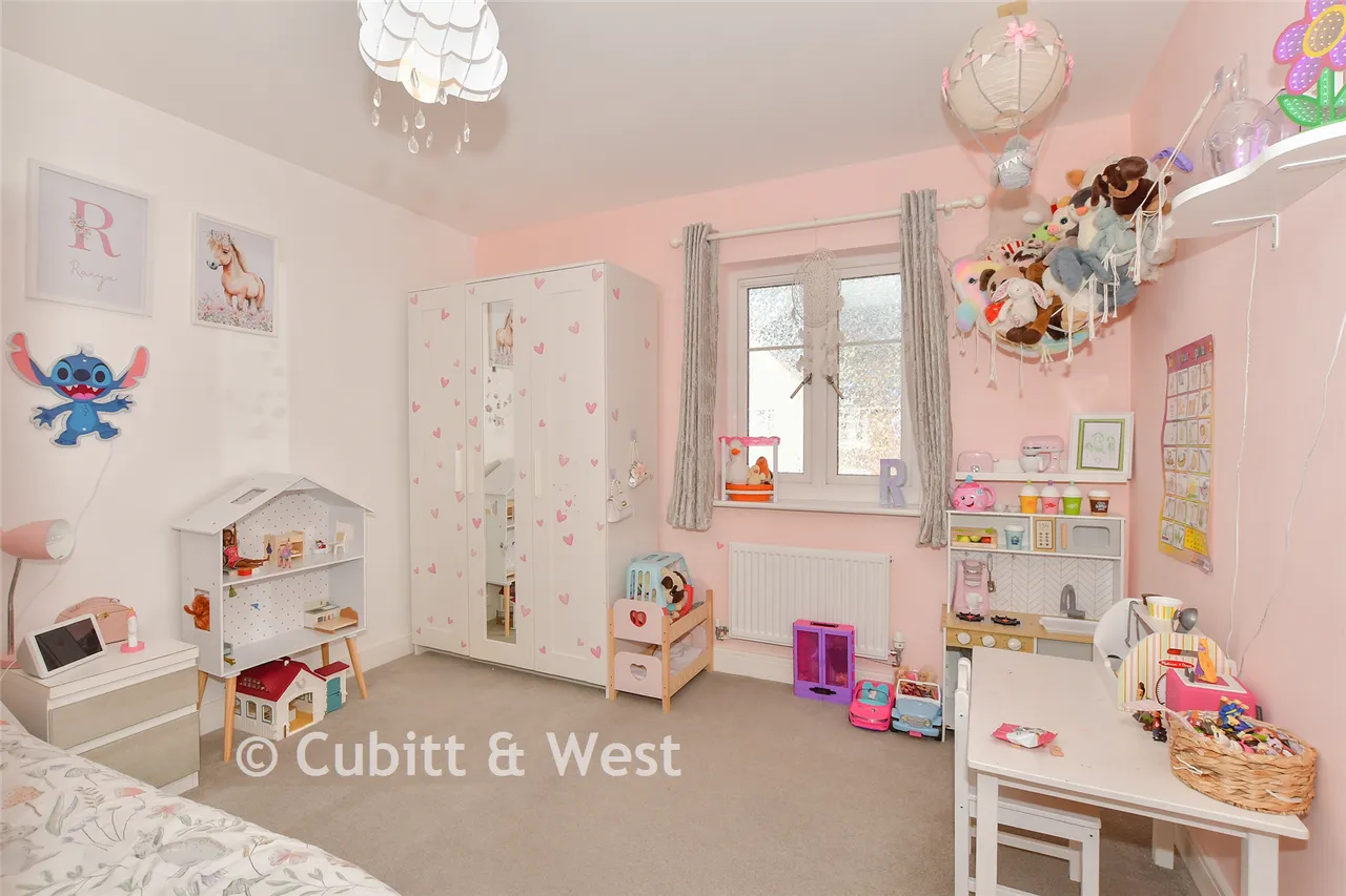 Cornwell Avenue, Forge Wood, RH10, photo 10
