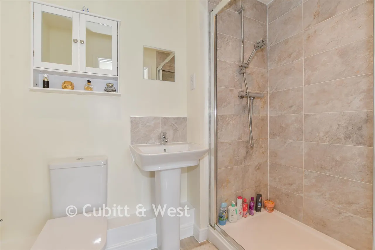 Cornwell Avenue, Forge Wood, RH10, photo 7
