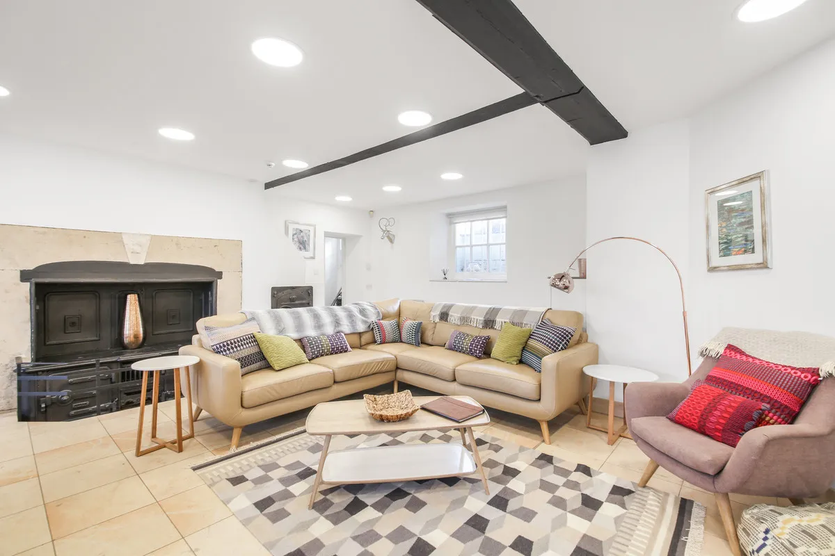 Hampton Court Road, KT8, photo 2