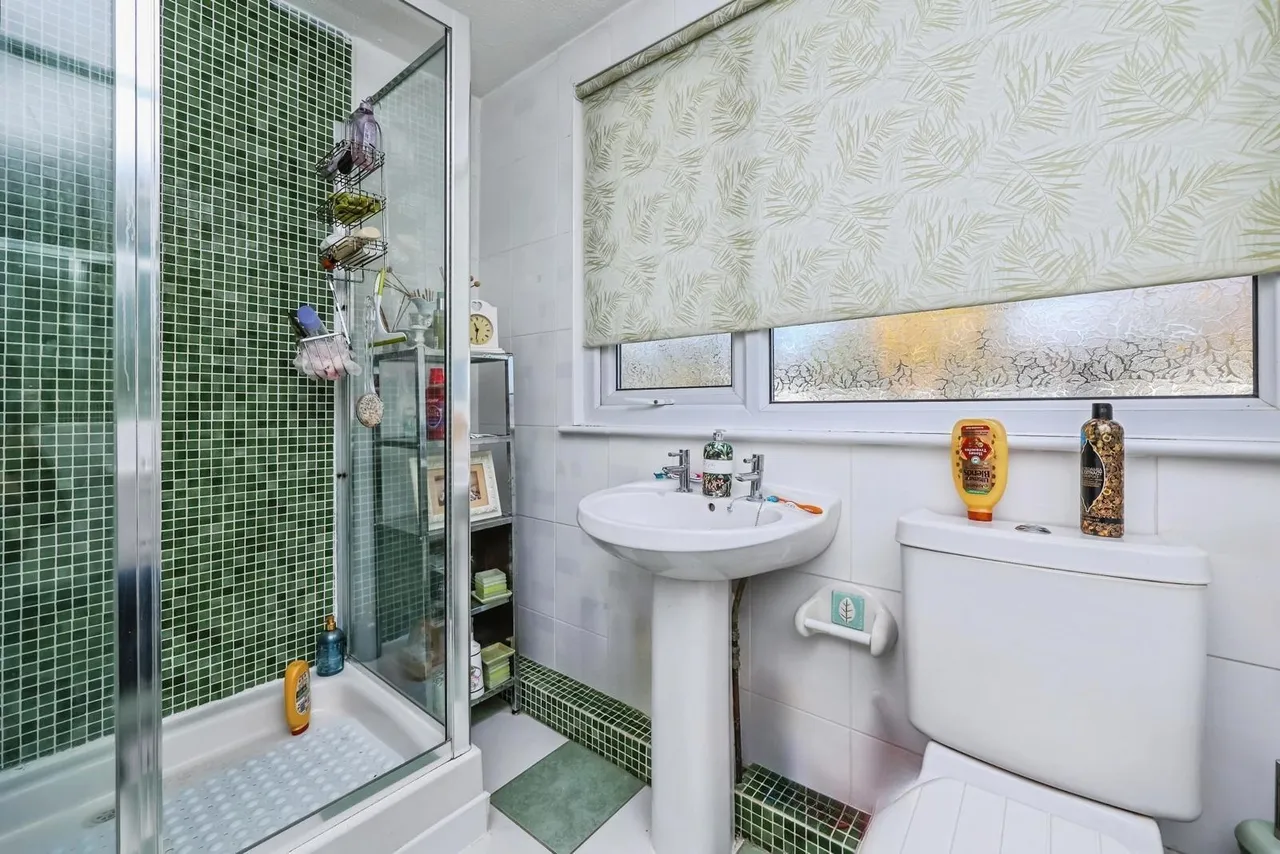 Glenlivet Gardens, Clifton, Nottingham, NG11, photo 11