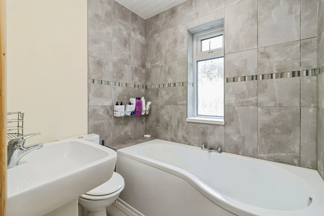 Sherwell Valley Road, Torquay, photo 10