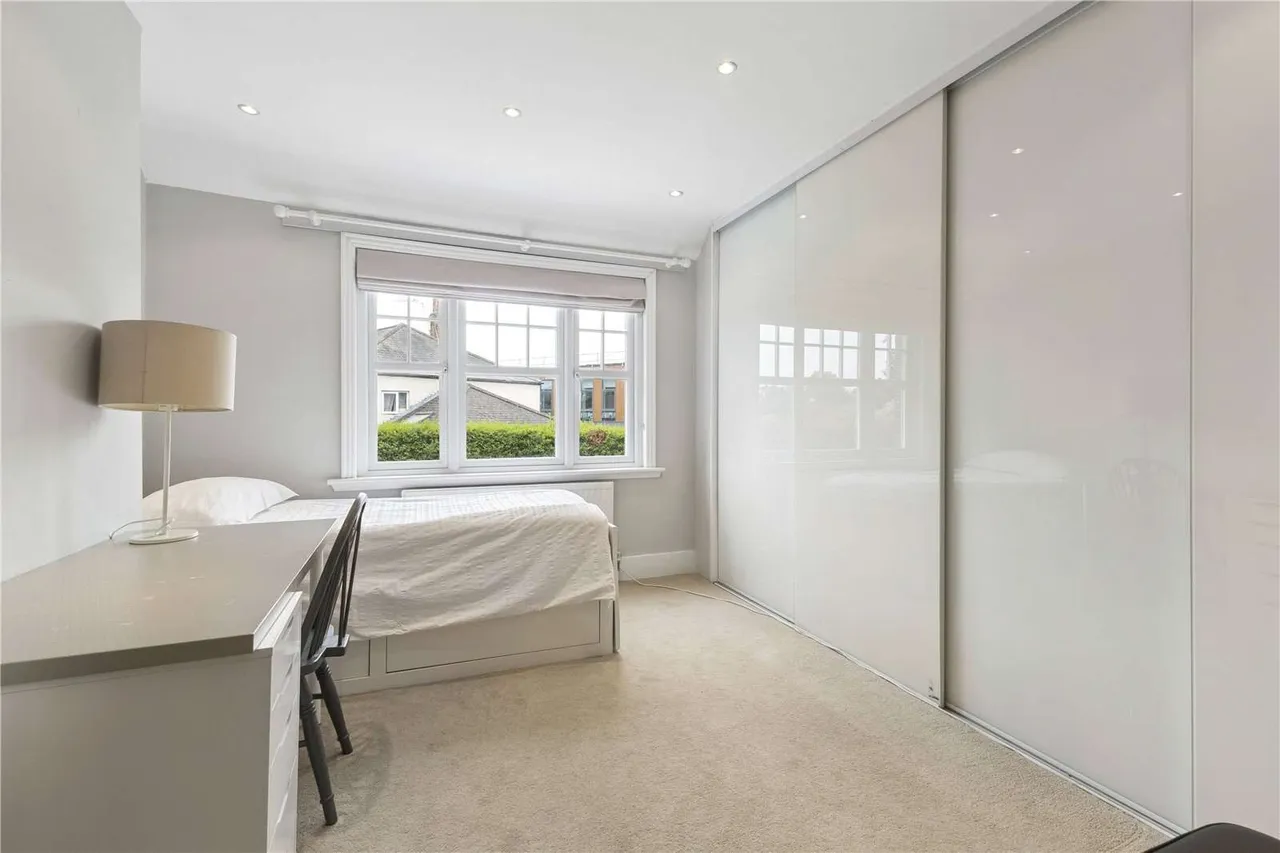 Hogshill Lane, Cobham, Surrey, KT11 2AG, photo 12