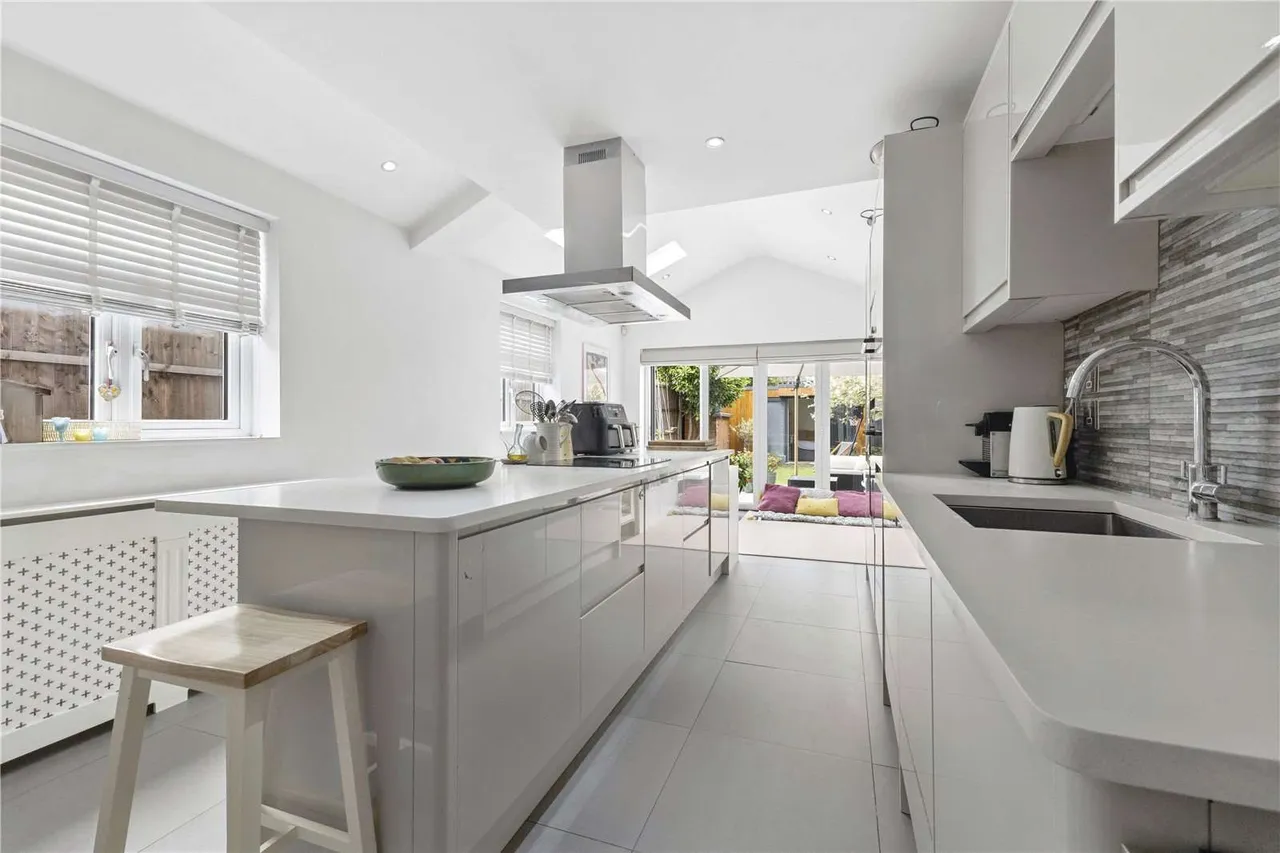 Hogshill Lane, Cobham, Surrey, KT11 2AG, photo 3