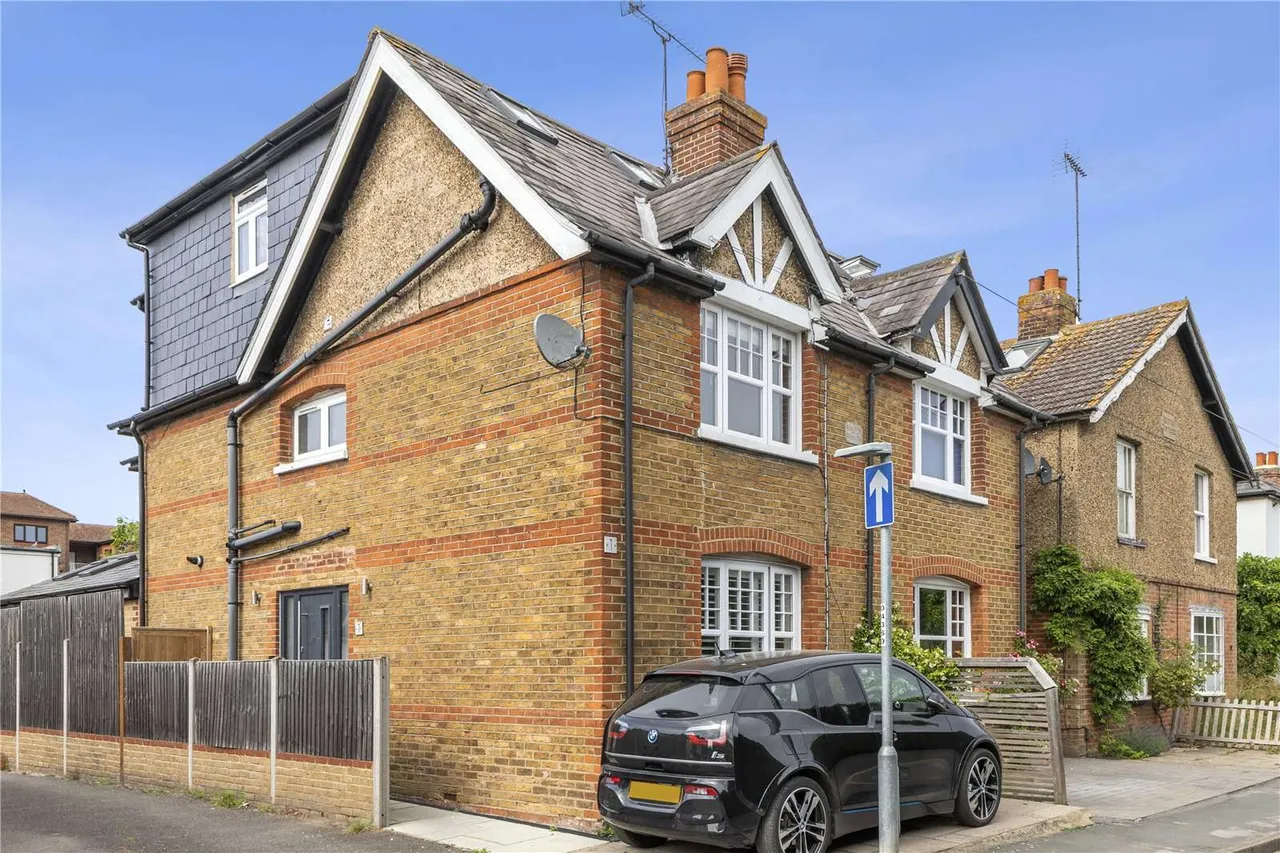 4 bed house for sale — Hogshill Lane, Cobham, Surrey, KT11 2AG