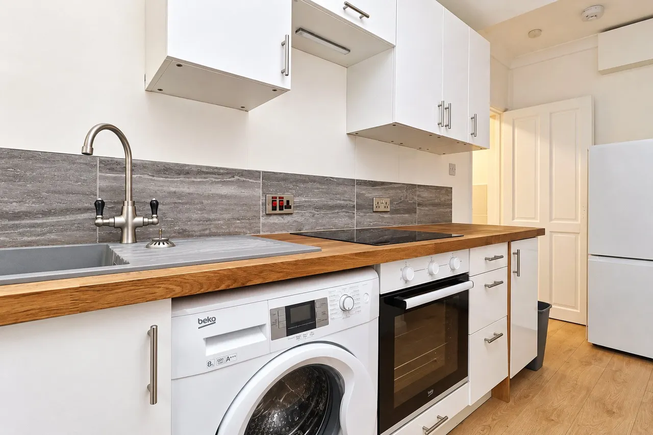 Jackmans Lane, Woking, GU21, photo 9