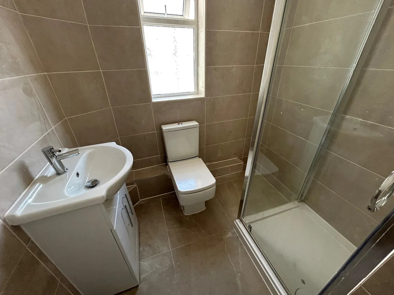 Gonville Road, L20, photo 6