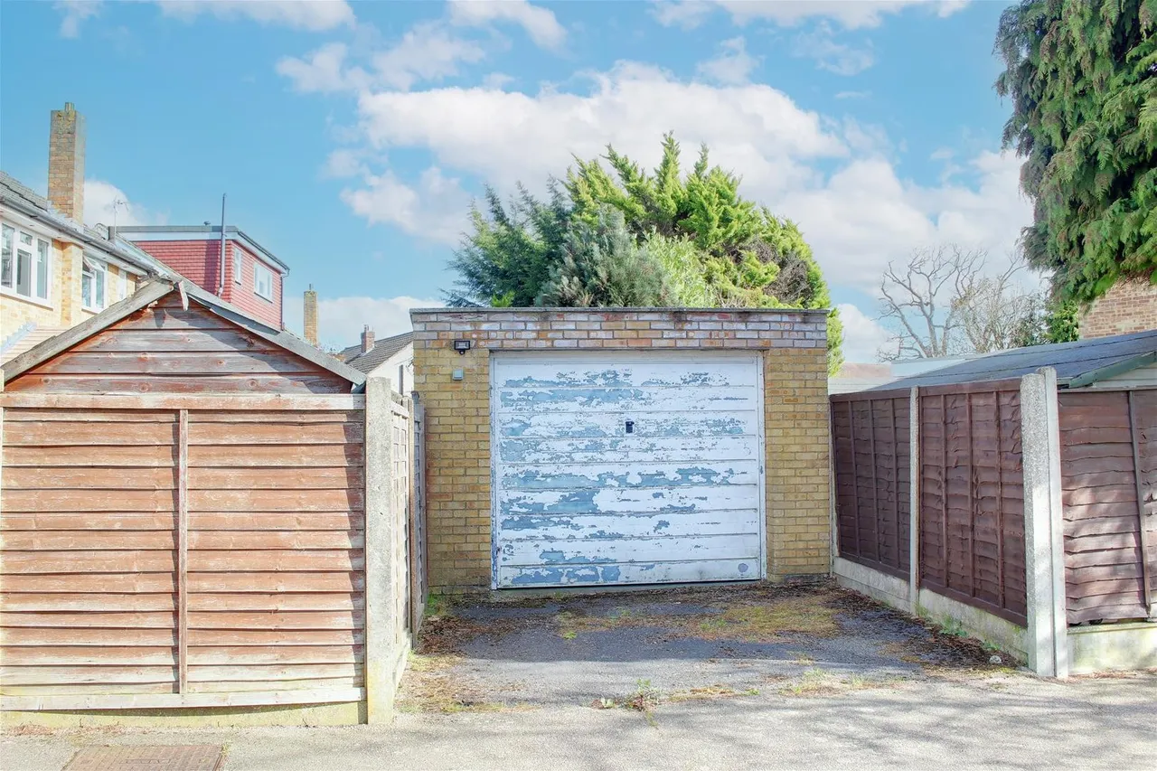 Northlands, Potters Bar EN6 5DF, photo 9