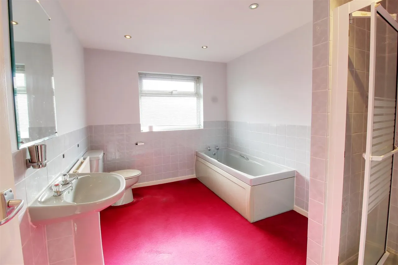 Northlands, Potters Bar EN6 5DF, photo 8