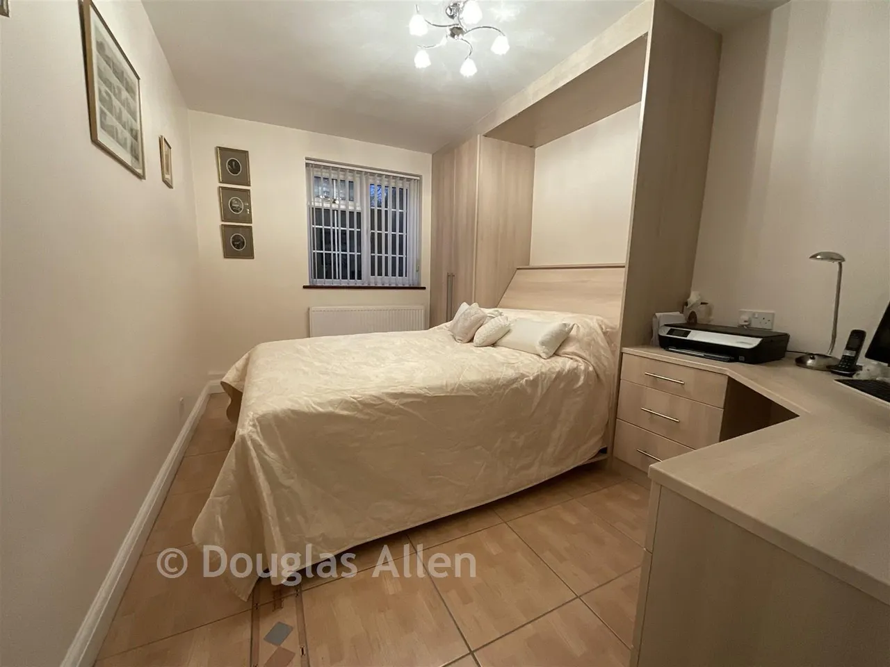 Buckingham Close, Emerson Park, RM11, photo 4