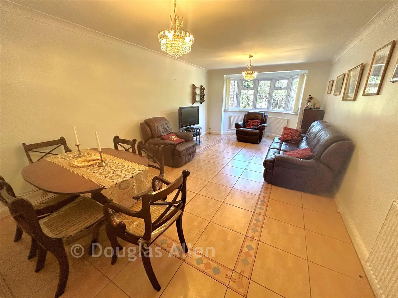 Buckingham Close, Emerson Park, RM11, photo 8