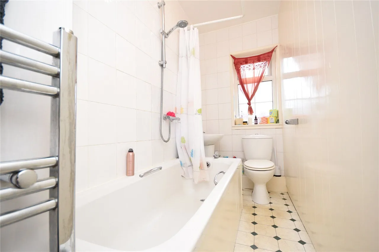 Cross Flatts Row, Leeds, LS11, photo 10