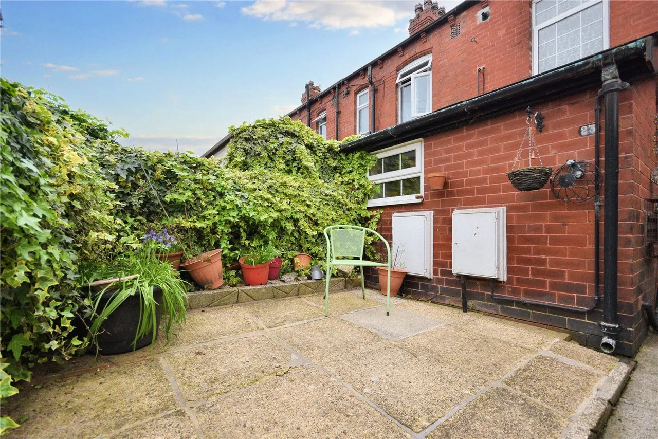 Cross Flatts Row, Leeds, LS11, photo 12
