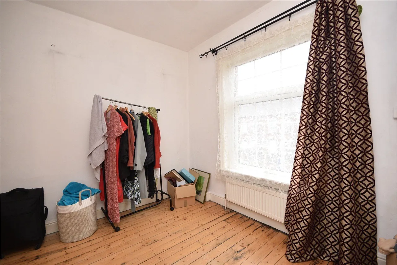 Cross Flatts Row, Leeds, LS11, photo 11