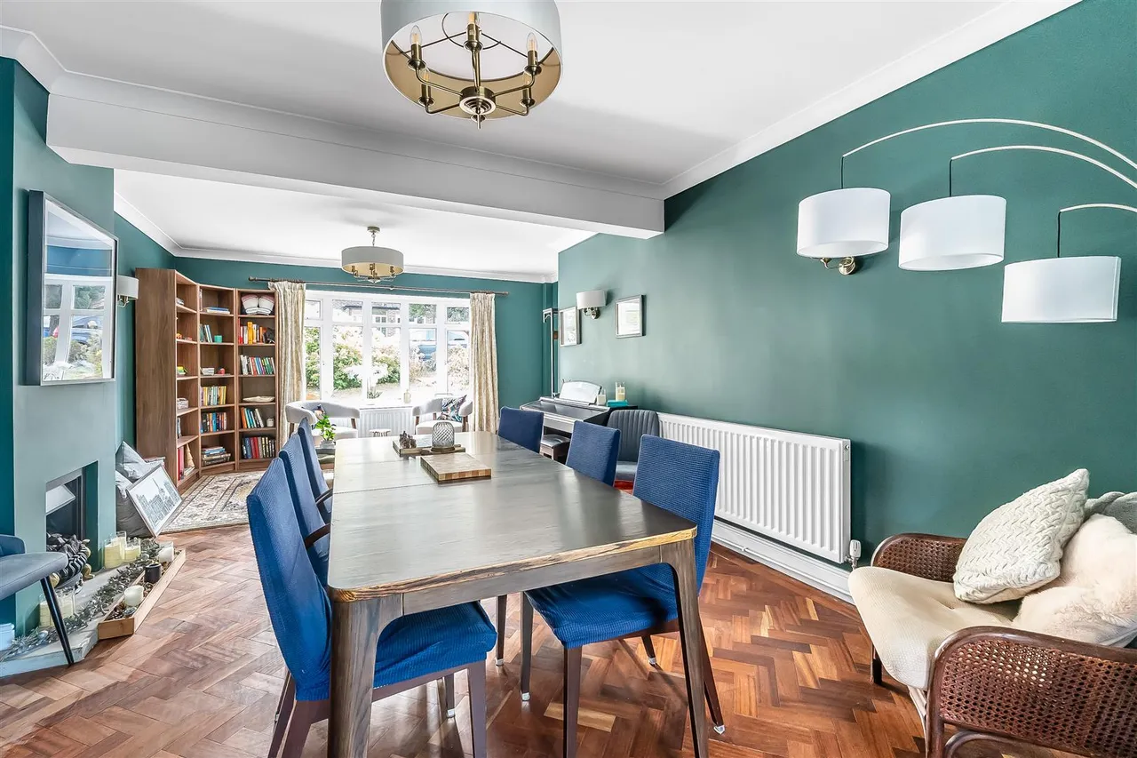 Yarm Close, Leatherhead, KT22, photo 11