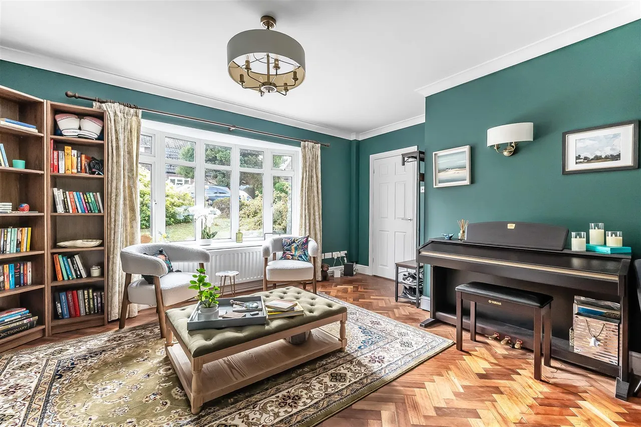 Yarm Close, Leatherhead, KT22, photo 9