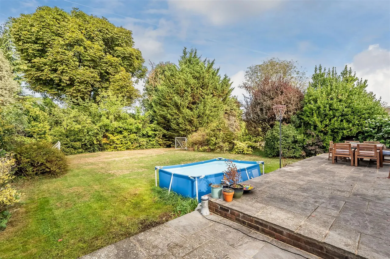 Yarm Close, Leatherhead, KT22, photo 25