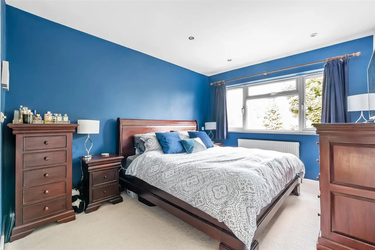 Yarm Close, Leatherhead, KT22, photo 12