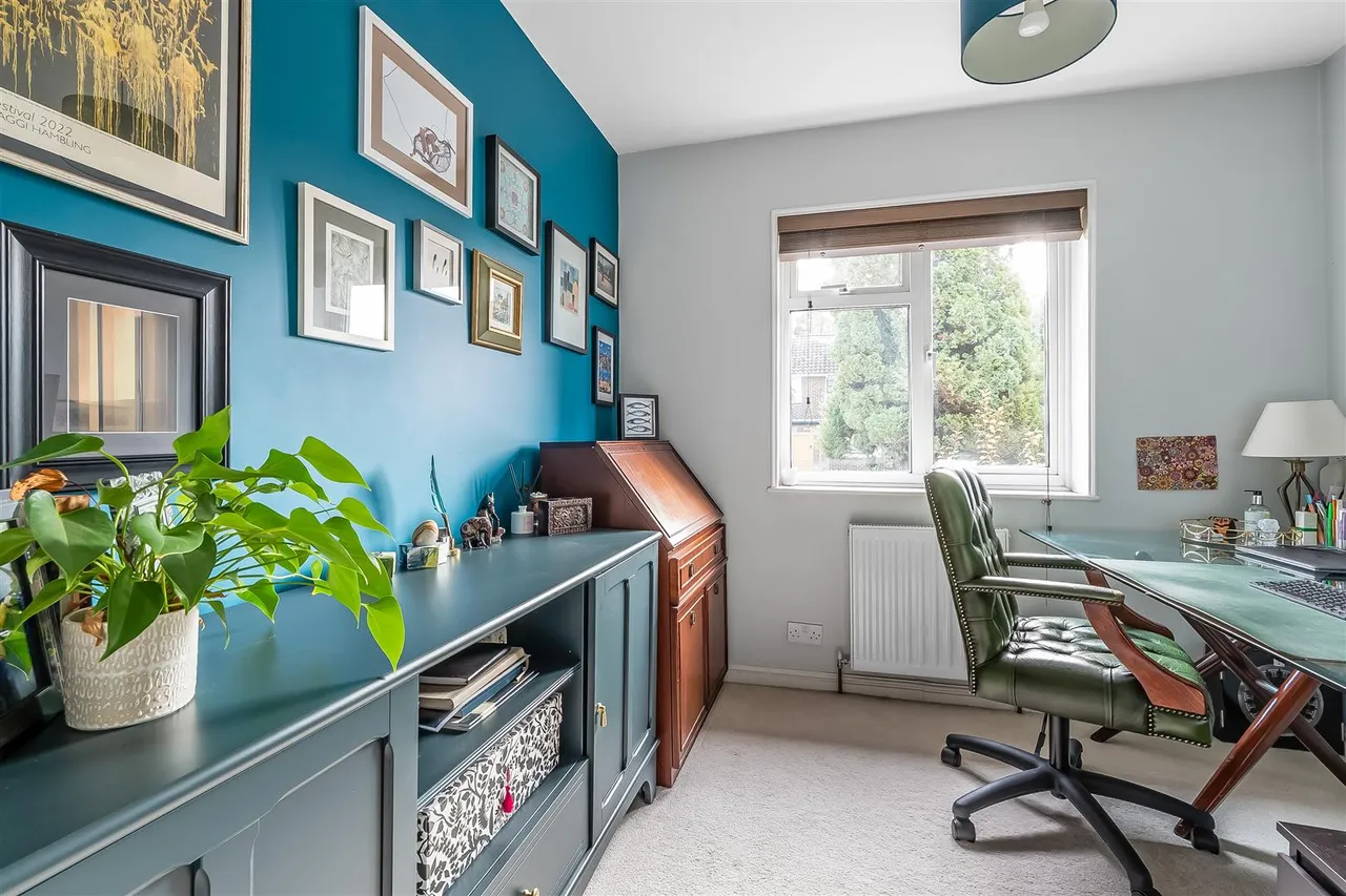 Yarm Close, Leatherhead, KT22, photo 23