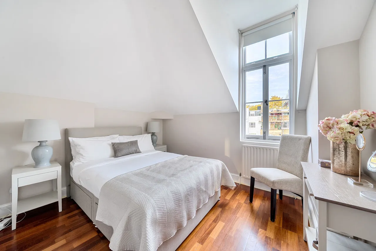 Flat D, 6 Roland Gardens, London, photo 4