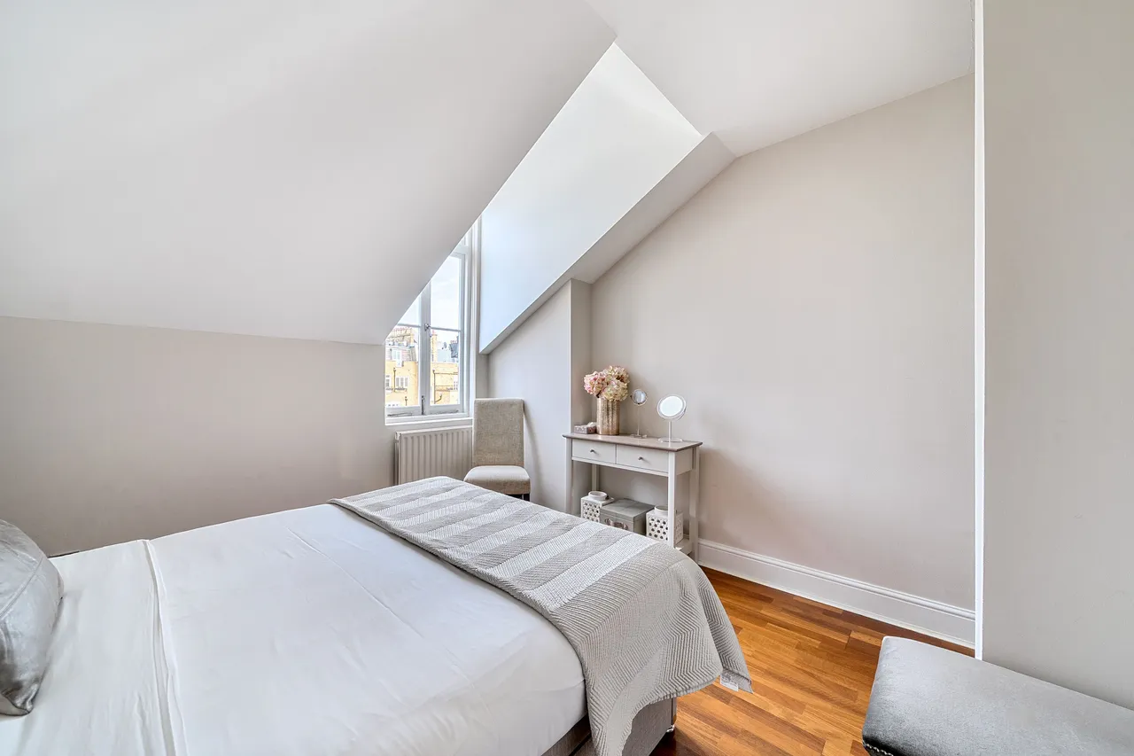 Flat D, 6 Roland Gardens, London, photo 6