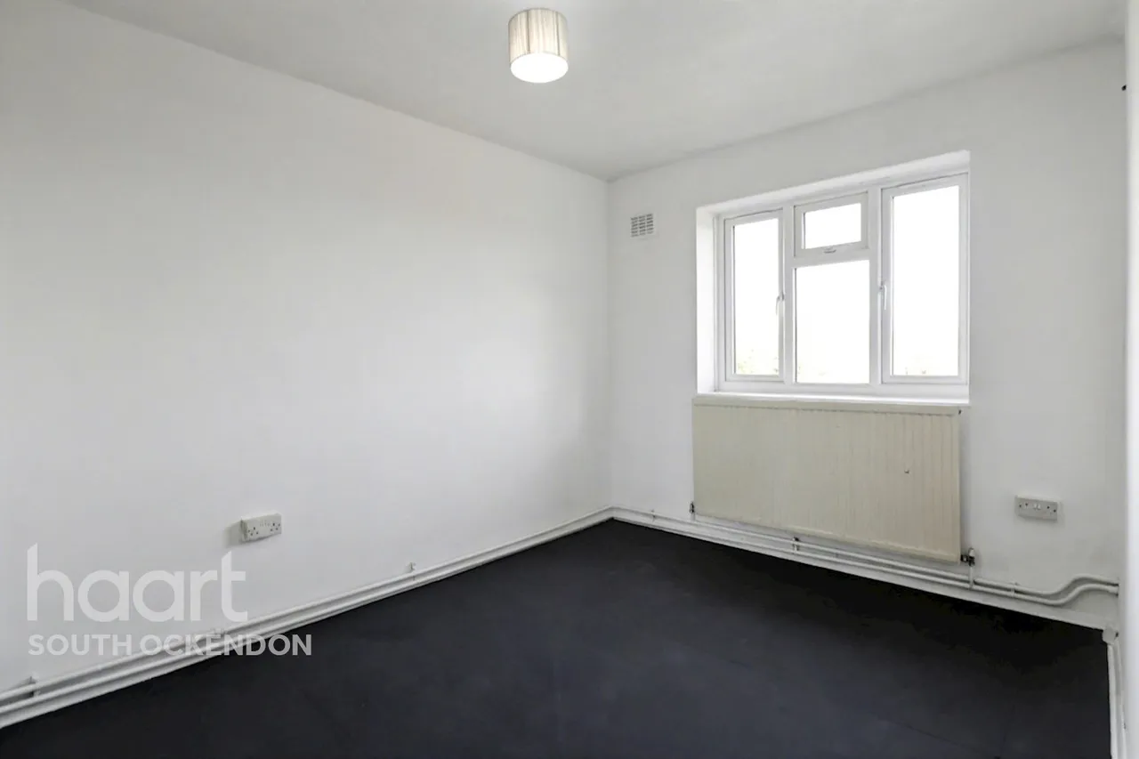 Broxburn Drive, South Ockendon, RM15, photo 5