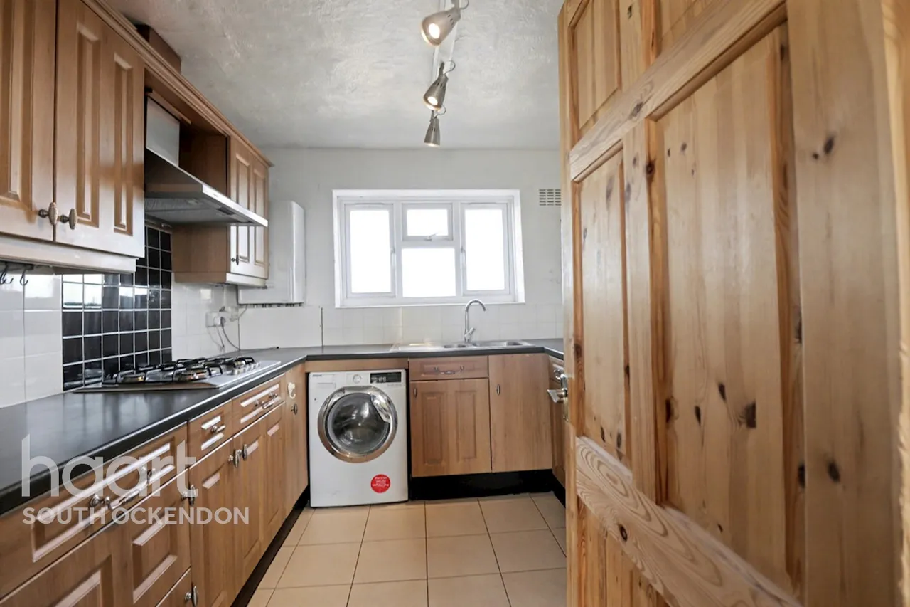 Broxburn Drive, South Ockendon, RM15, photo 8