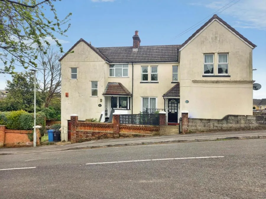 4 bed house for sale, Alcester Road, Poole, BH12