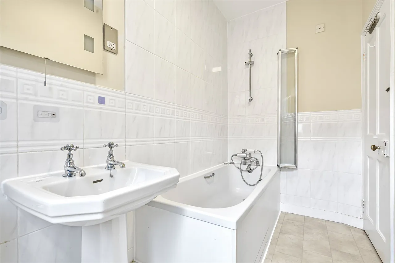 Fulham Palace Road, Fulham, London, SW6, photo 16