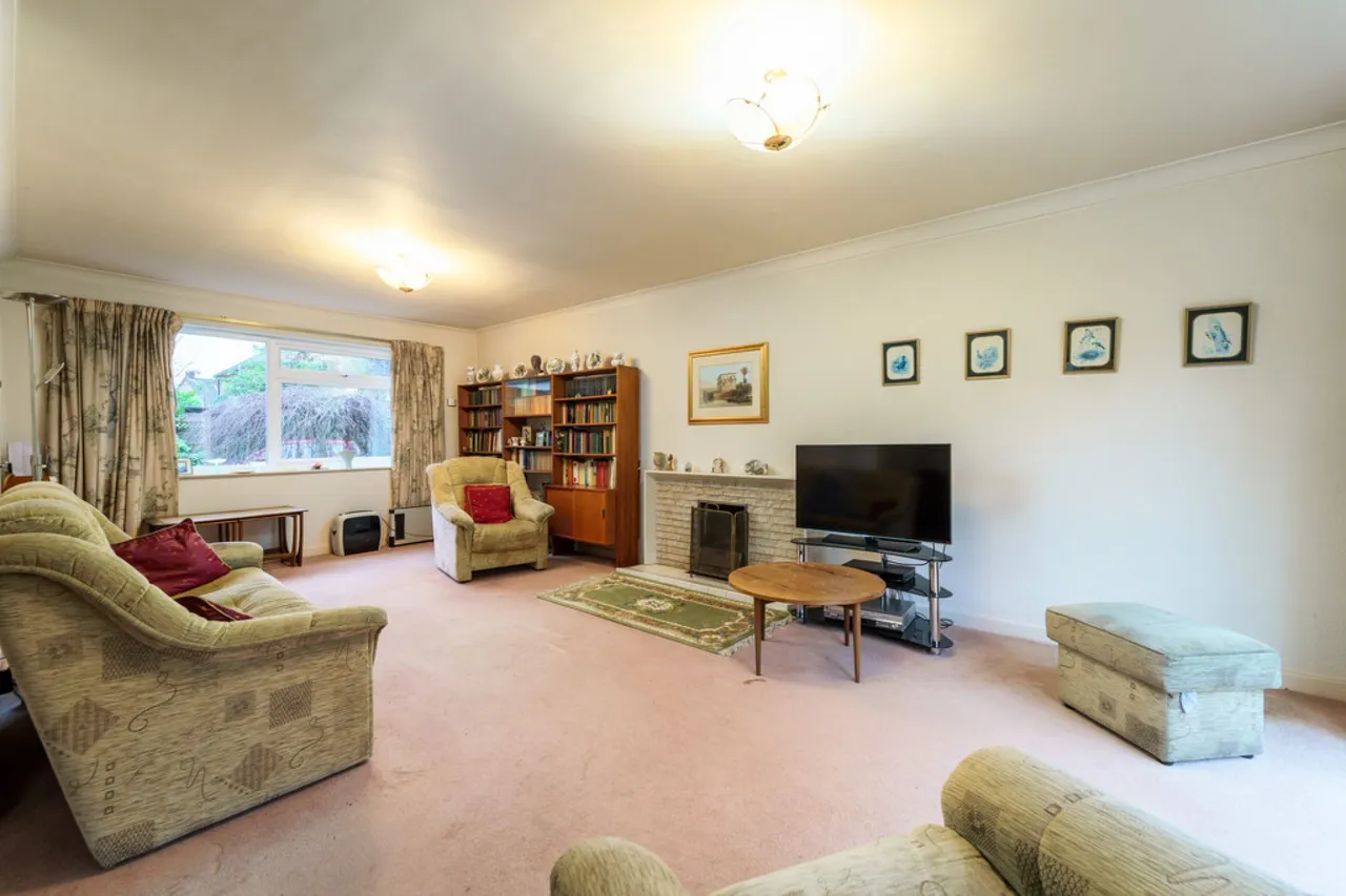 Jamnagar Close, Staines-upon-Thames, photo 5