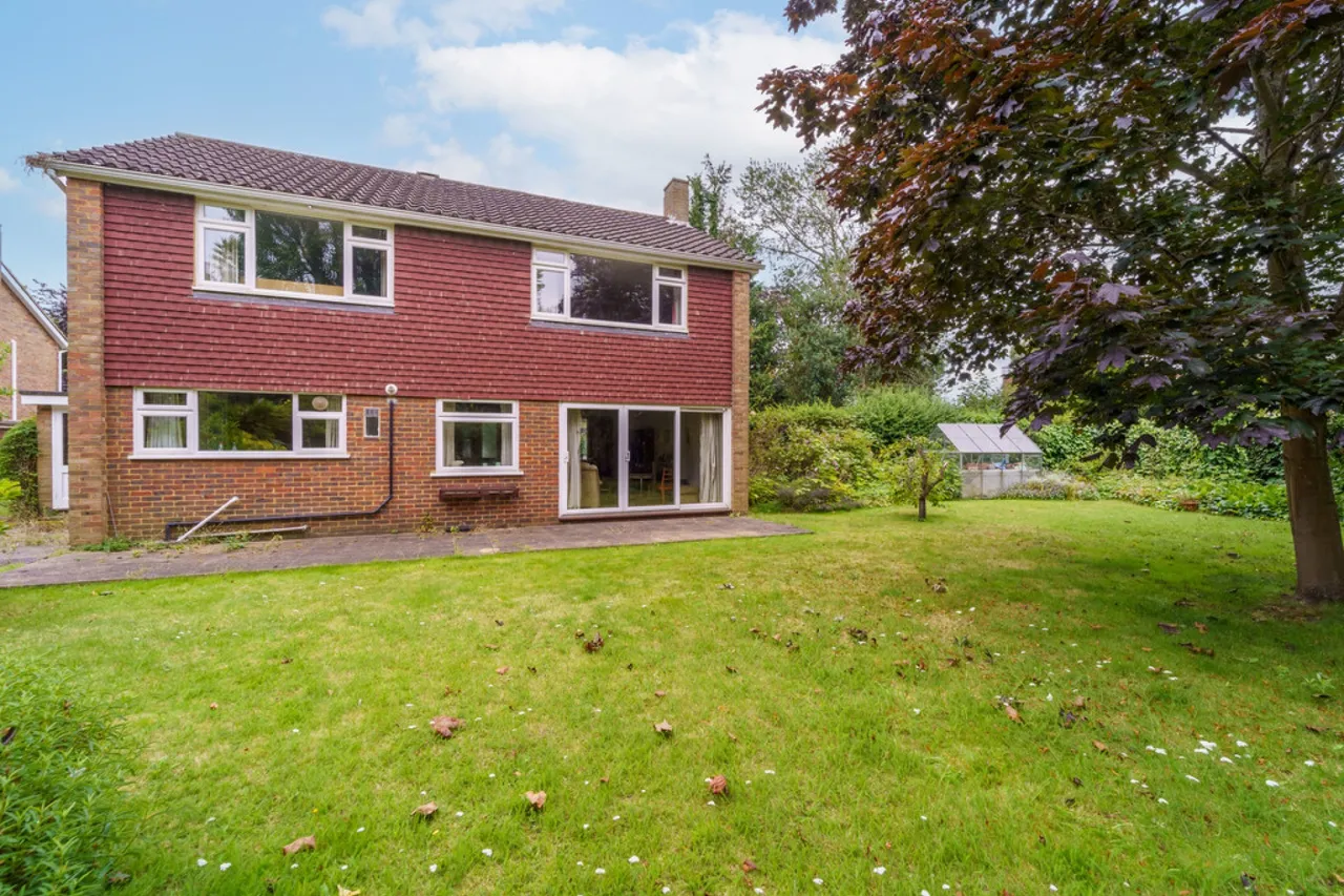 Jamnagar Close, Staines-upon-Thames, photo 15