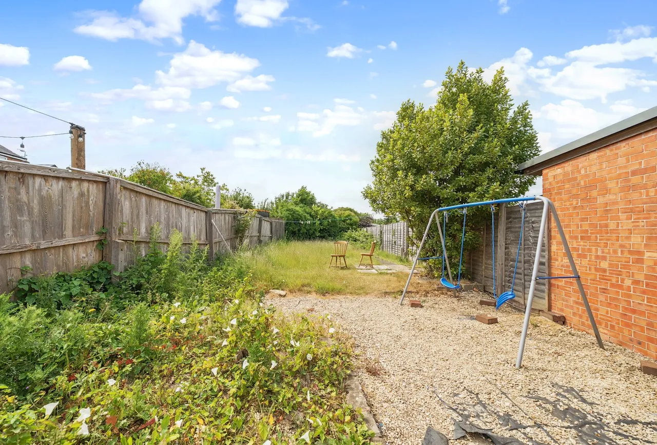 Copt Elm Road, Gloucestershire, Charlton Kings, GL53 8AL, photo 8