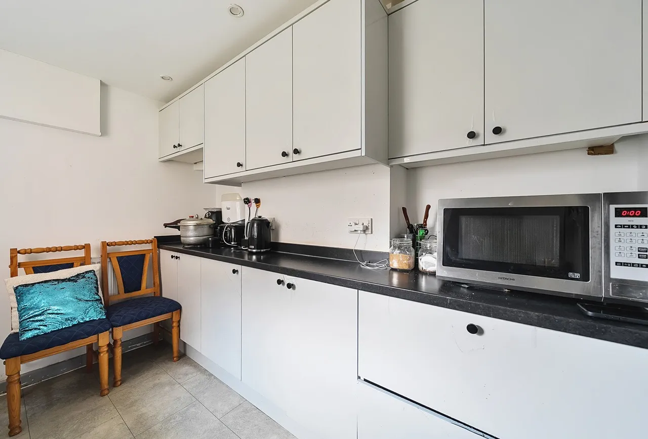 Copt Elm Road, Gloucestershire, Charlton Kings, GL53 8AL, photo 4