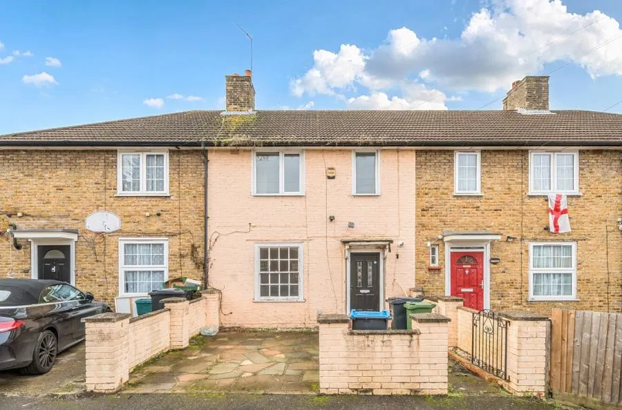 2 bed house for sale, Montacute Road, Morden, SM4