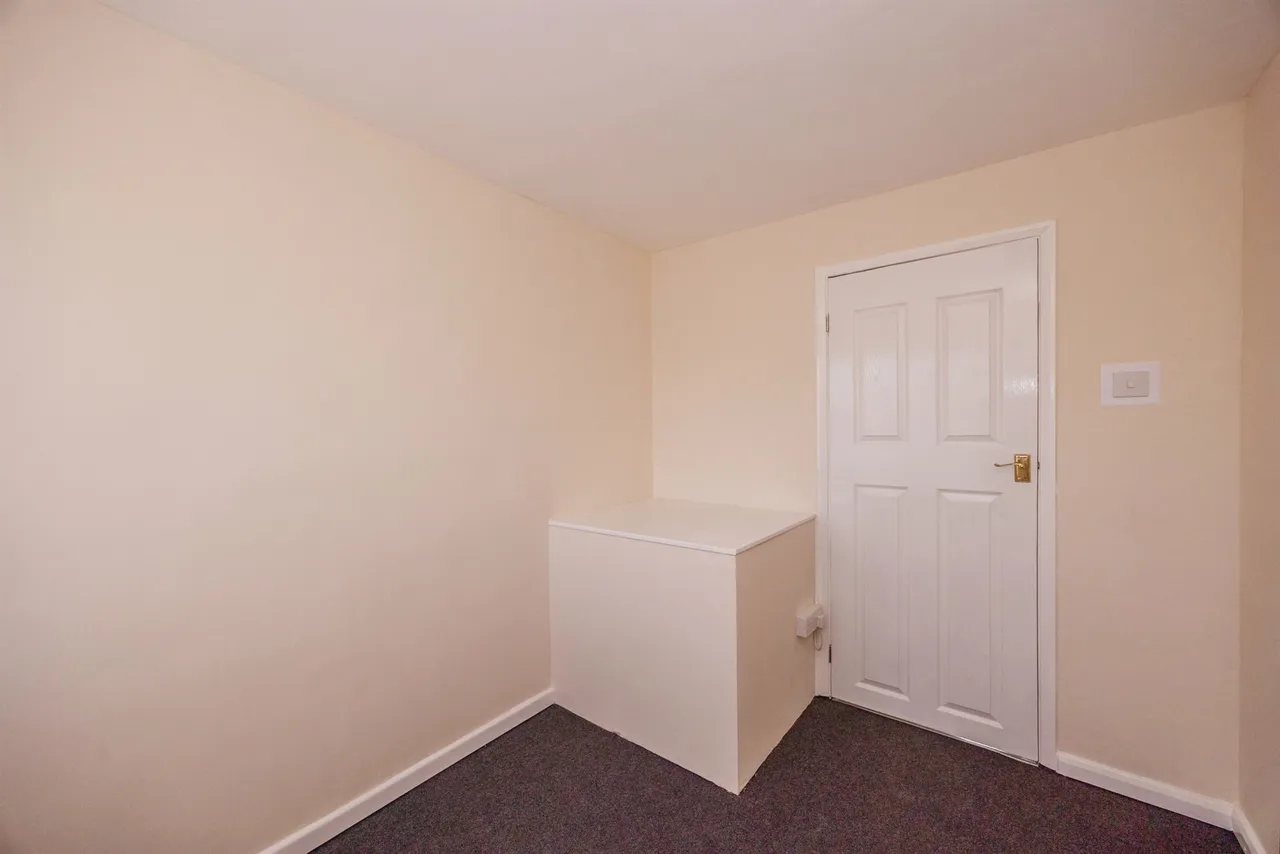 Bondfields Crescent, Havant, photo 11