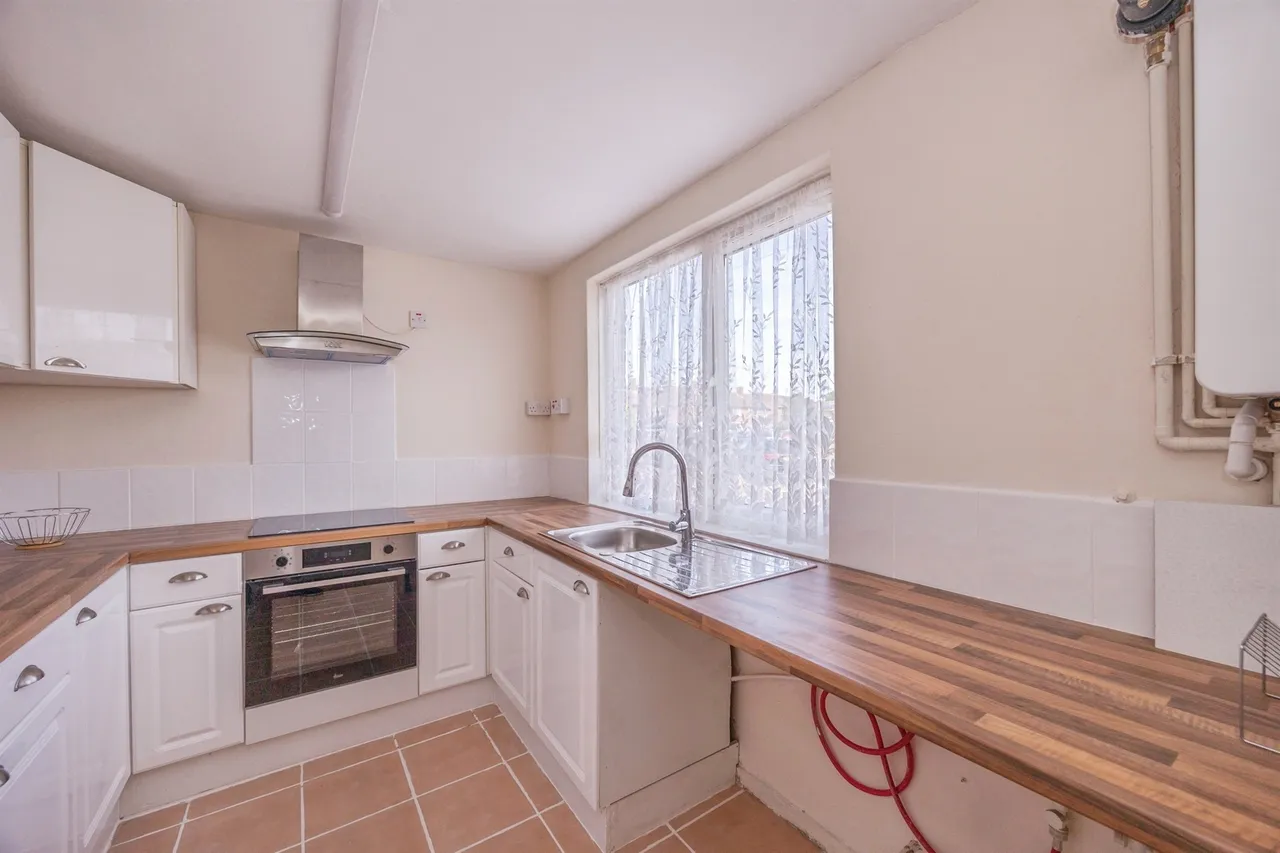 Bondfields Crescent, Havant, photo 7