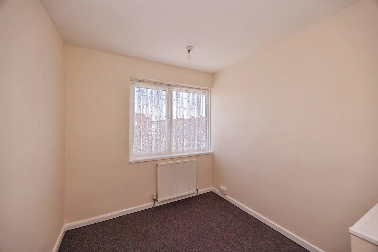 Bondfields Crescent, Havant, photo 10