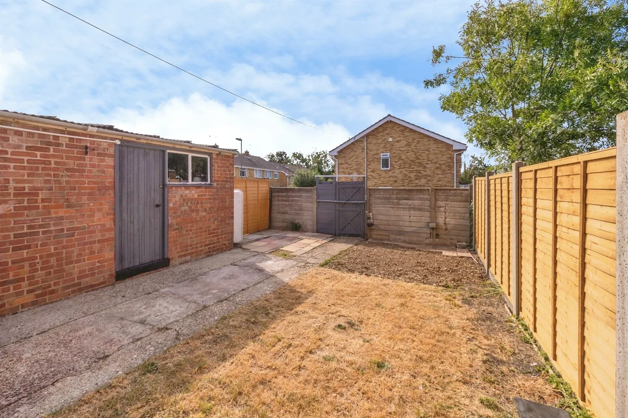 Bondfields Crescent, Havant, photo 6