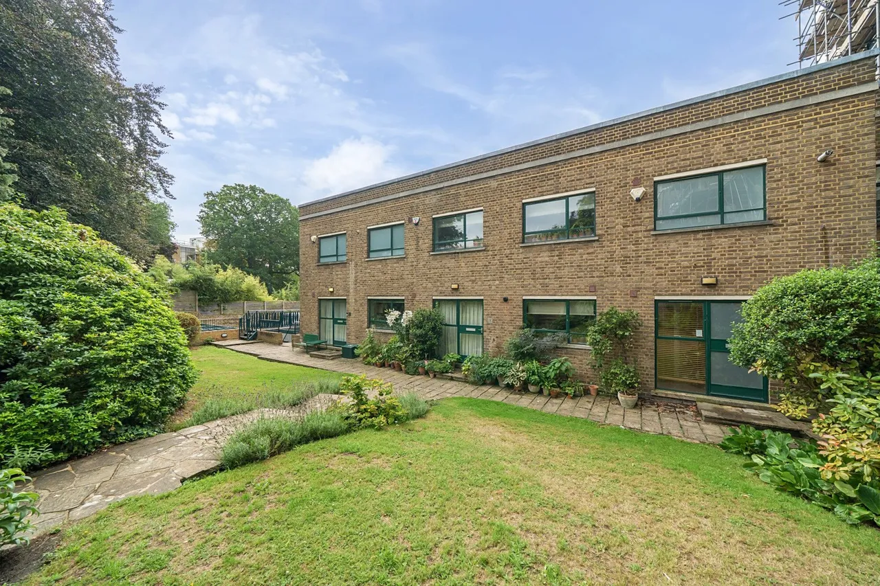 2 bed flat for sale — Granville Park, SE13