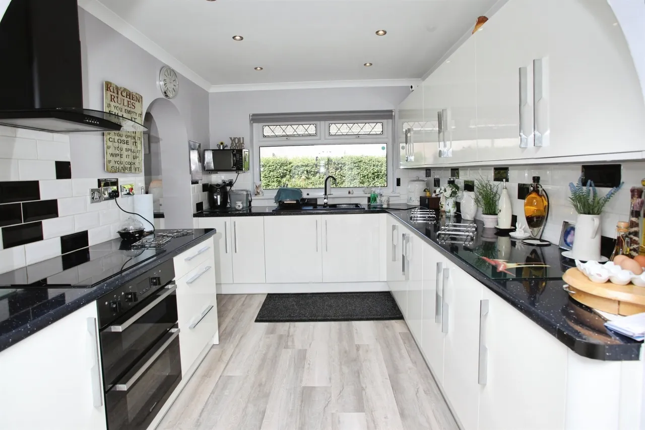 Kirrlach Close, Caldicot, NP26, photo 3