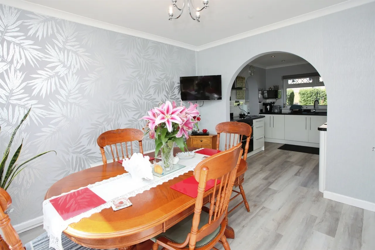 Kirrlach Close, Caldicot, NP26, photo 5